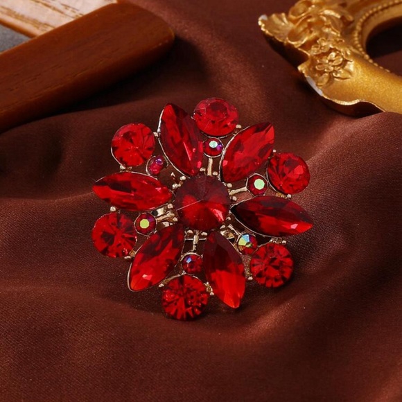 Large Red Rhinestone Decor Flower Ring - Picture 5 of 5